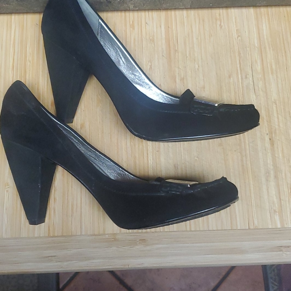 Shoes - Picture 2 of 3